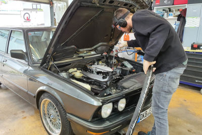 BMW E28 520i & 525i